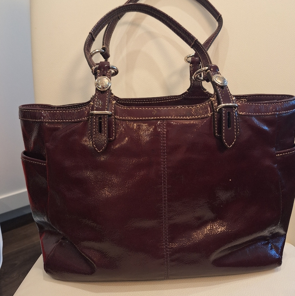 Coach Plum Madison Patent Leather VINTAGE Tote Excellent Condition 358 RETAIL - Picture 2 of 4